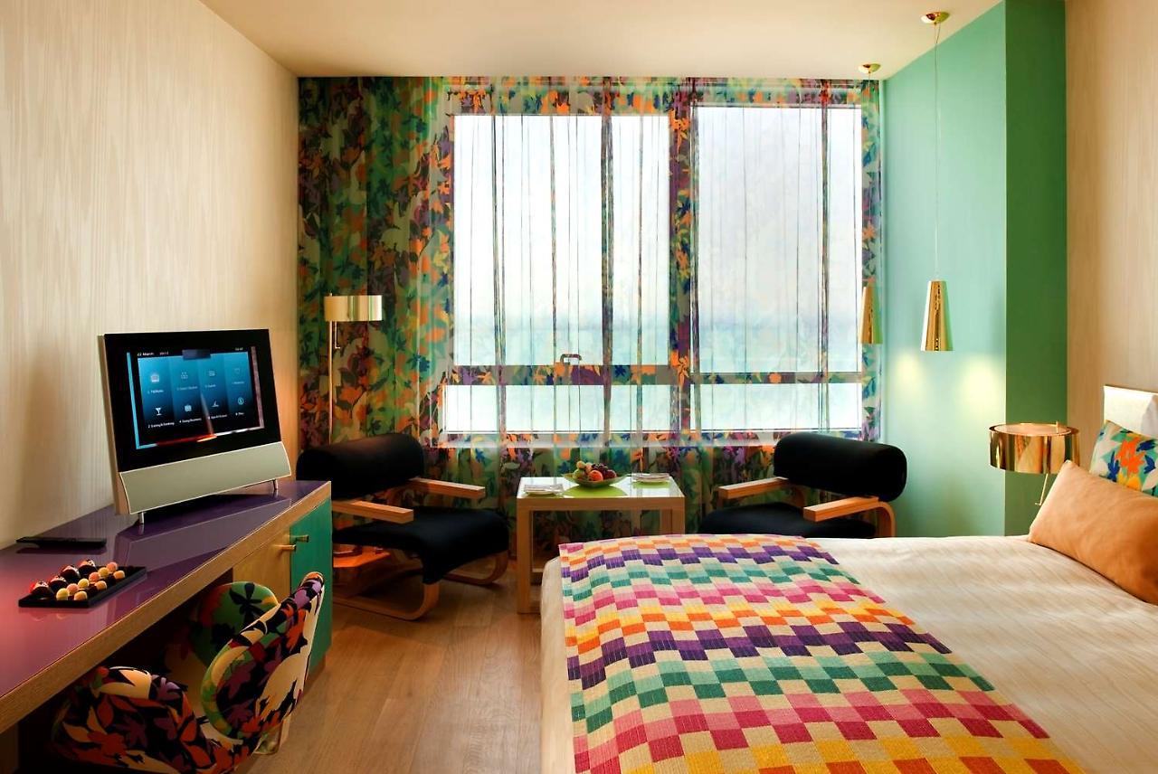 Symphony Style Hotel Kuwait Salmiya 외부 사진 A room at the hotel
