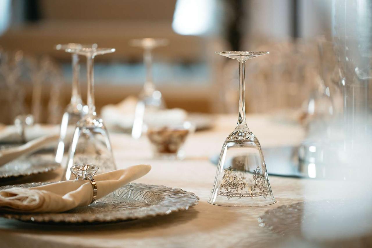 Symphony Style Hotel Kuwait Salmiya 외부 사진 Wine glasses