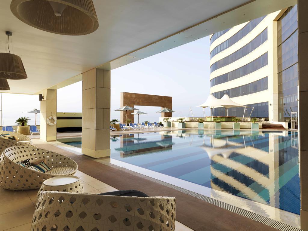 Symphony Style Hotel Kuwait Salmiya 외부 사진 The pool at the hotel