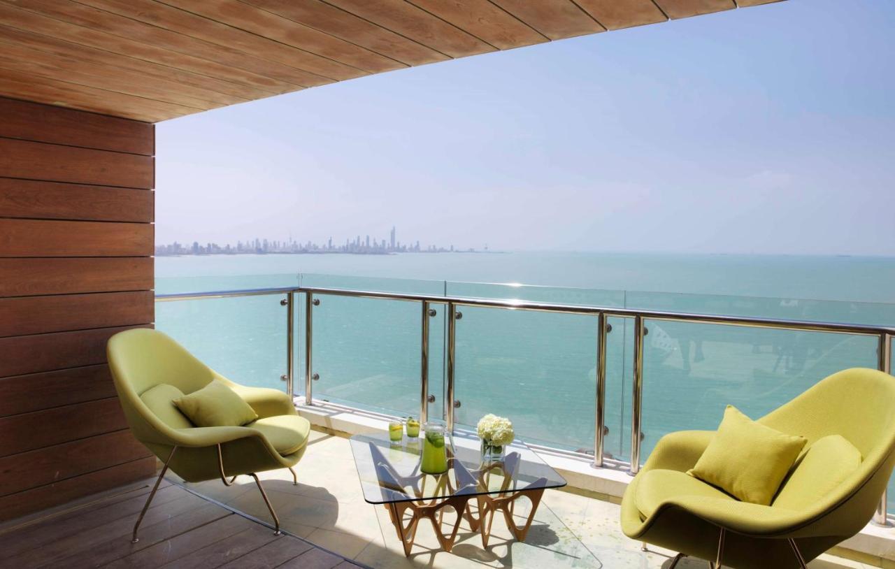 Symphony Style Hotel Kuwait Salmiya 외부 사진 A balcony at Jumeirah Beach Hotel