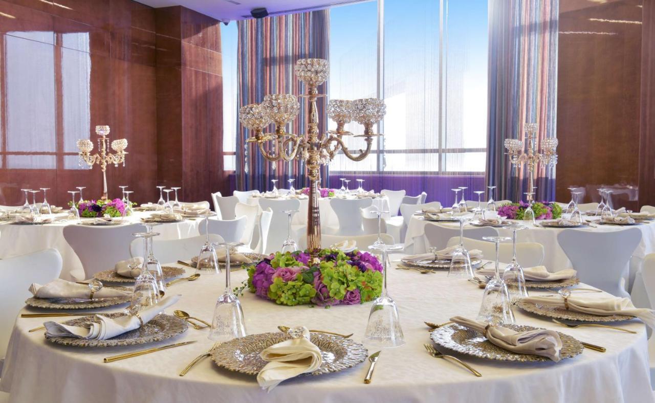 Symphony Style Hotel Kuwait Salmiya 외부 사진 The ballroom at the hotel